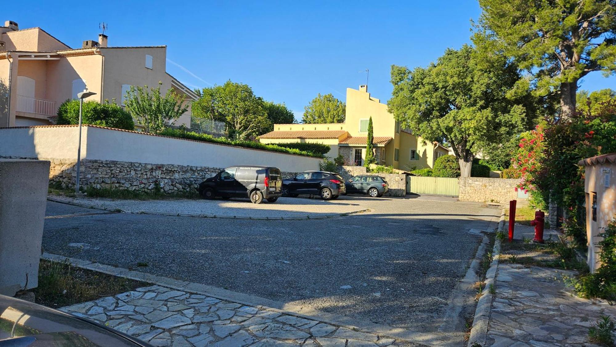 La Maison Bleue Saint-Mitre-les-Remparts Exterior photo